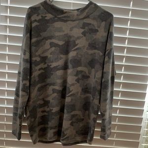 Talulah camo sweater
